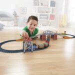 Thomas Motorised 3-In-1 Package Pickup - Fisher Price