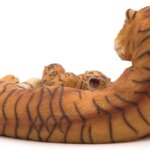 Tigre che Allatta -Papo