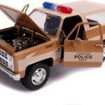Stranger Things Hopper 's 1980 Chevy 1:24 - Simba