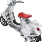Vespa 946 1:12 - New Ray