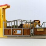 Box per Pony con Stallone Islandese 42609 - Schleich