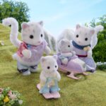 Snow Leopard Family - Sylvanian Families