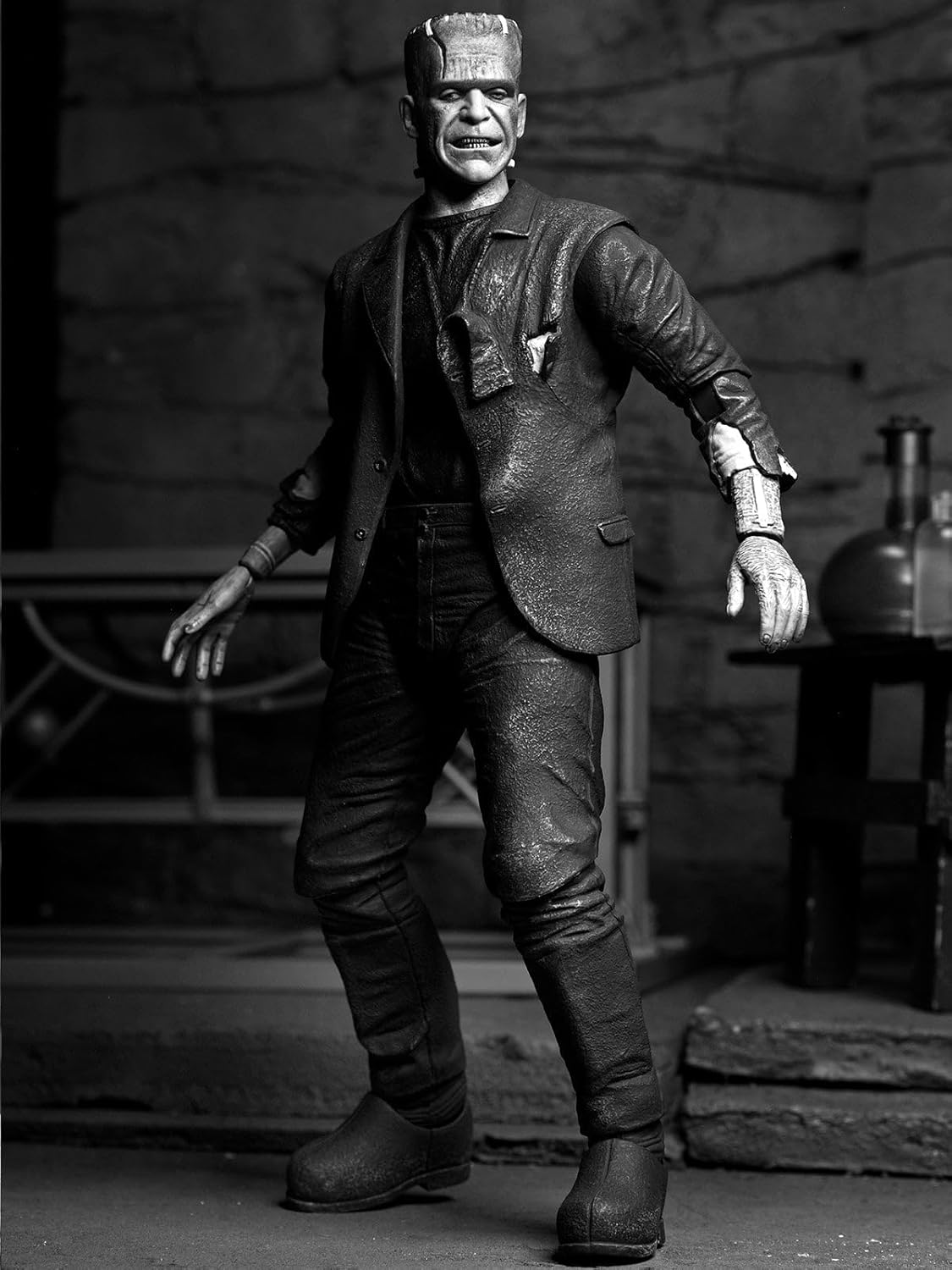 Frankenstein Universal Monster - Neca - immagine 2