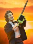 Leatherface con Maschera Donna - Neca